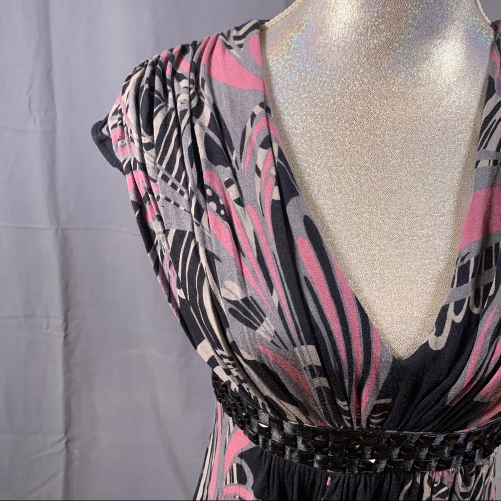 Express Black Graphic Top w/Rhinestone detail (S) - Picture 5 of 16
